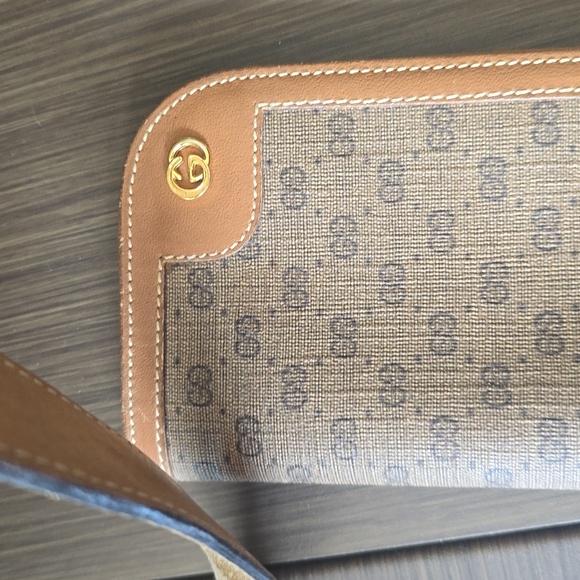 Gucci Gold and Tan Leather Vintage Bundle With Matching Eyeglass Case - Picture 4 of 17